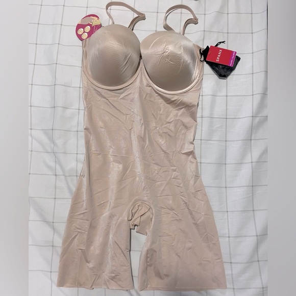 SPANXshape™ Suit Your Fancy Strapless Cupped Mid-Thigh Bodysuit - Picture 6 of 14